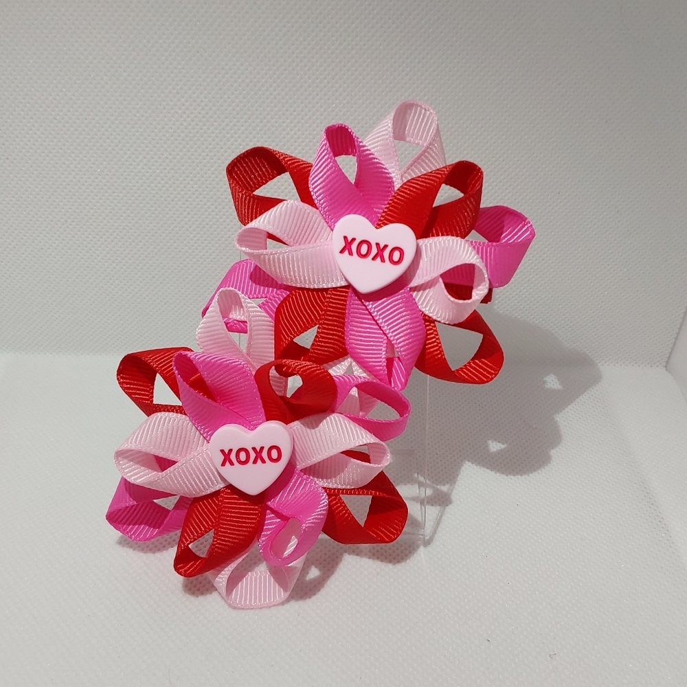 New sweat heart "xoxo" hair clips